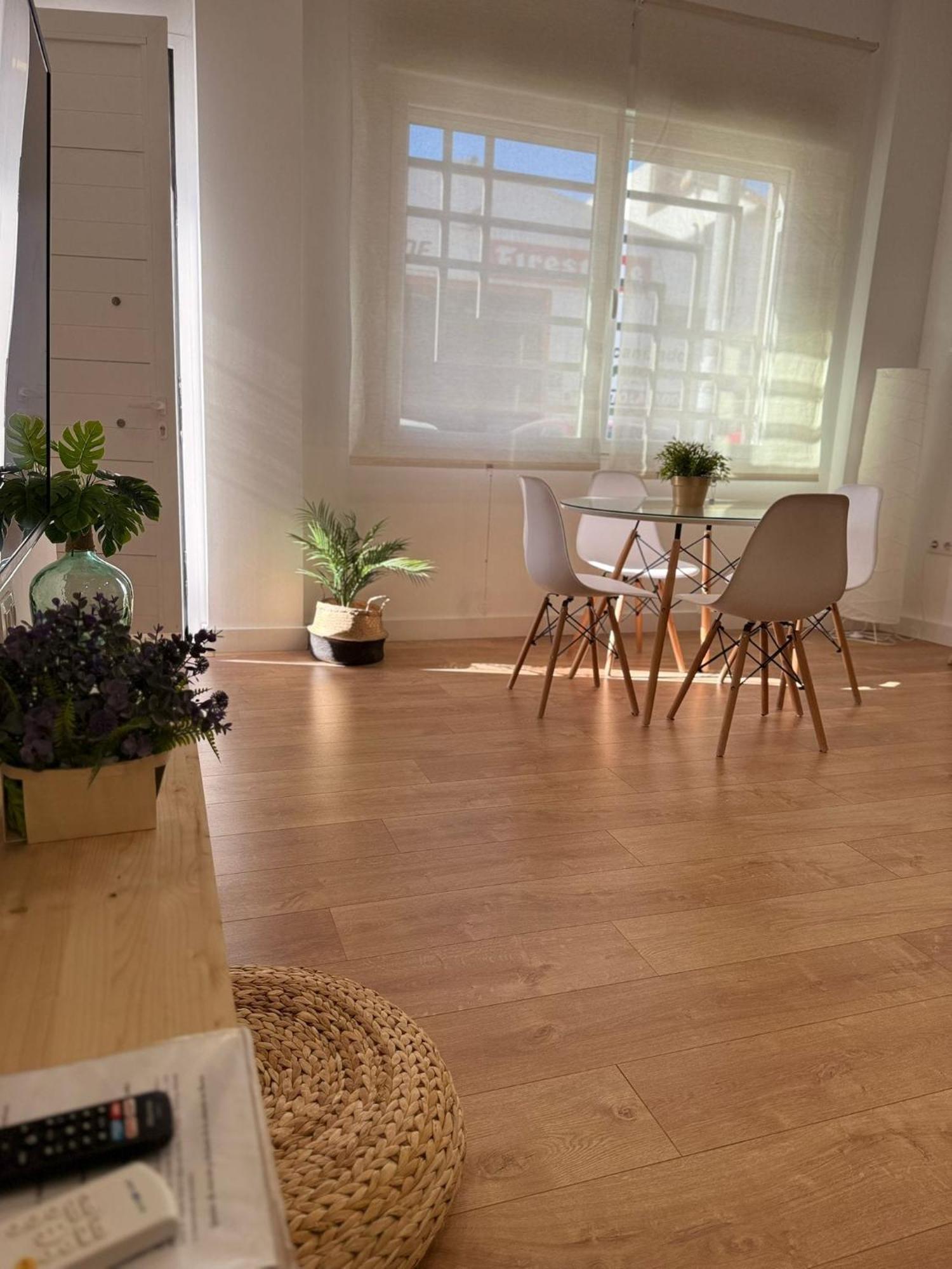 Apartamento Turistico Leo Baena Dış mekan fotoğraf